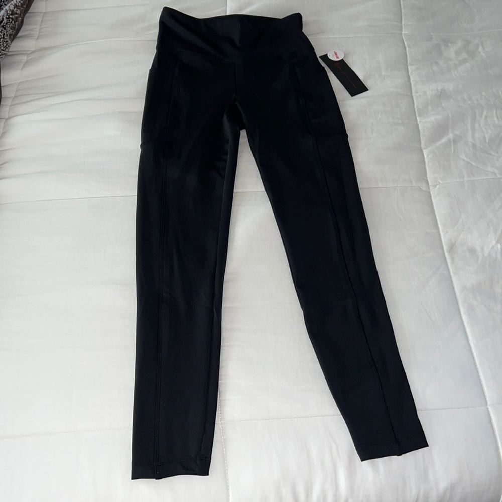 Bally total fitness ankle leggings with pockets in black size small NWT DRY-WIK